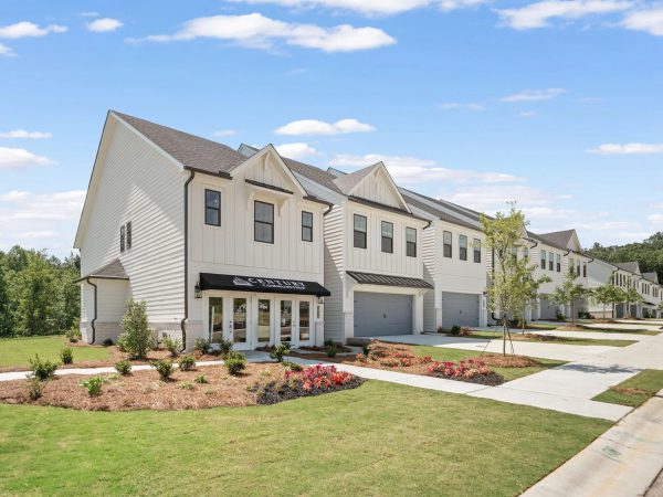 laruchephoto---centurycomm---model-home---2829-bullfrod-lane---gainesville-1-2