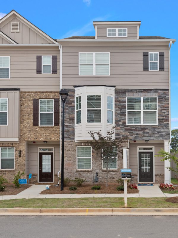 LaRuche-McKinleyHomes-155PreludePointe20-2-scaled-1.jpg